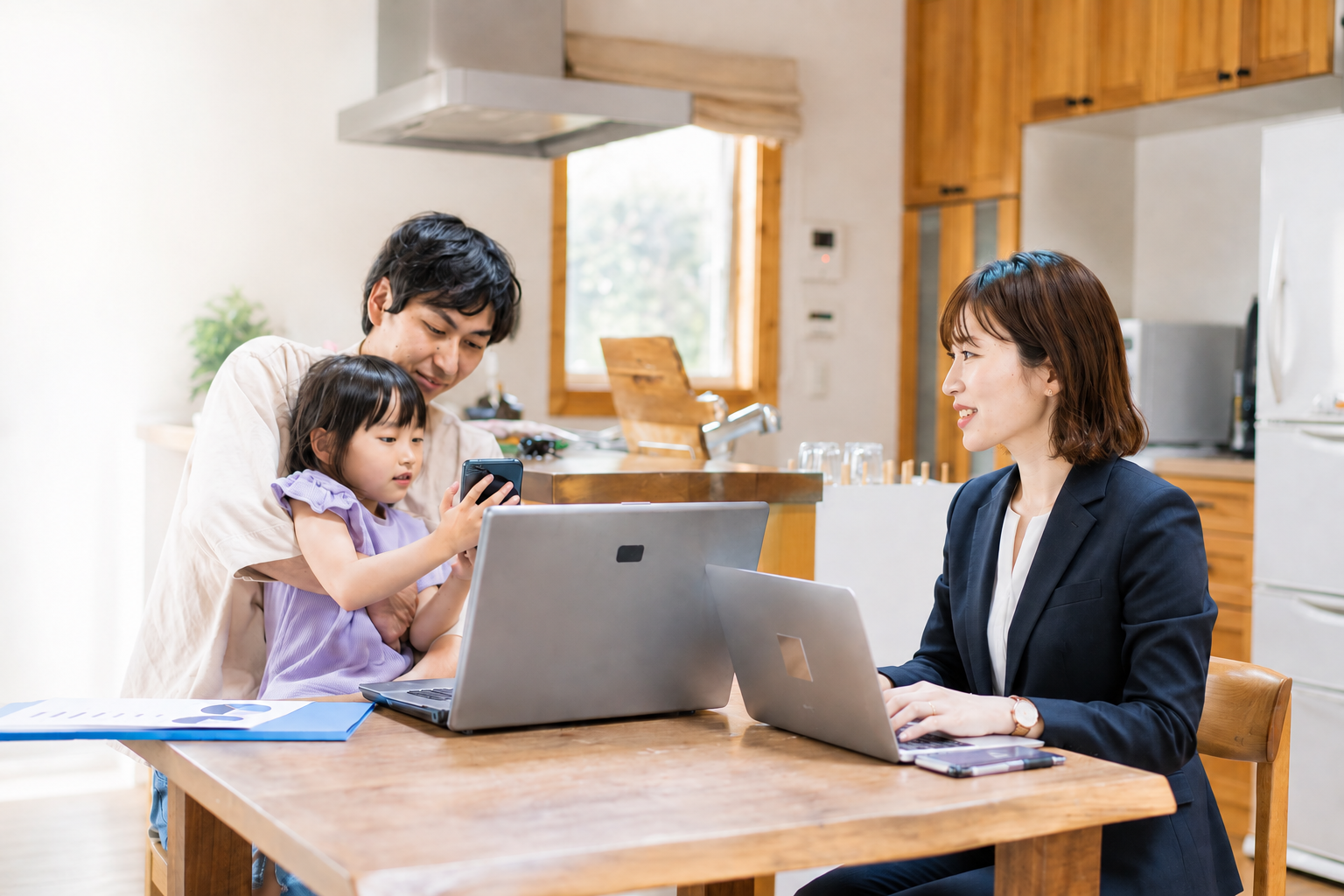 仕事と暮らしの中でデジタルを活用する人々