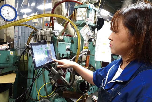製造現場でAIを活用するイメージ